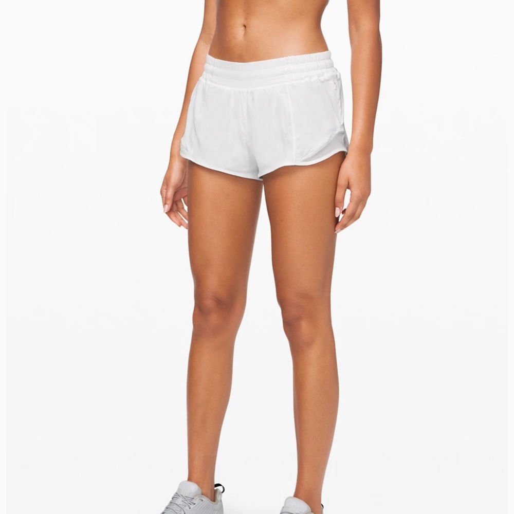 White Lululemon Hotty Hot Short II size 8 2.5 in